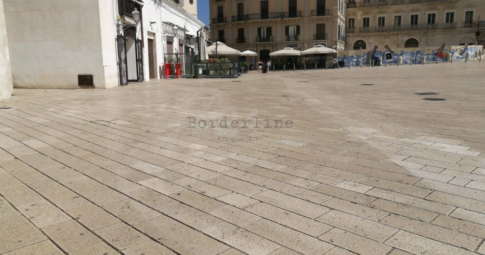 sporcizia piazza del ferrarese
