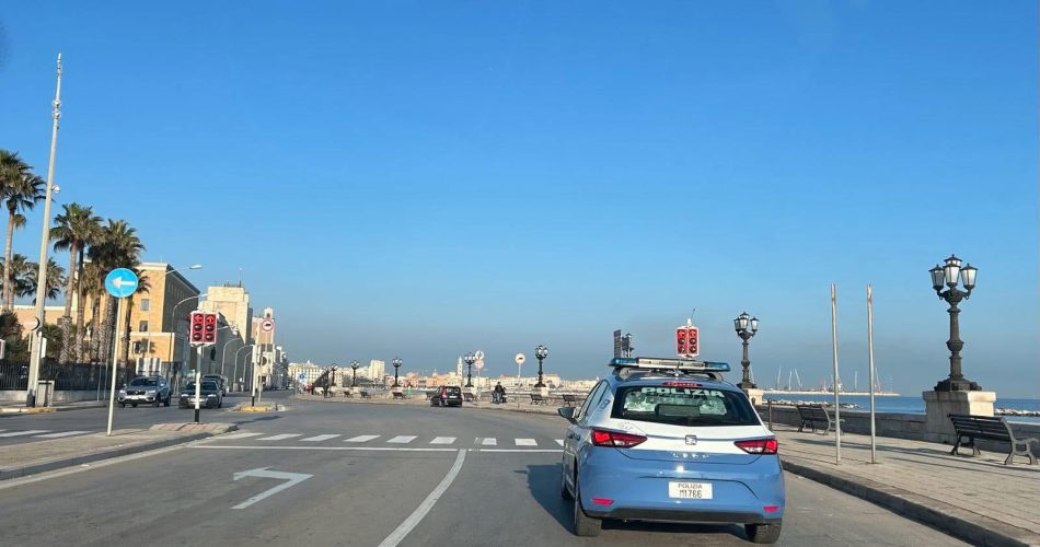 polizia pane e pomodoro