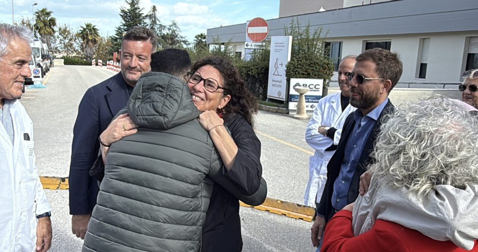 de bellis gaza ragazzo cura