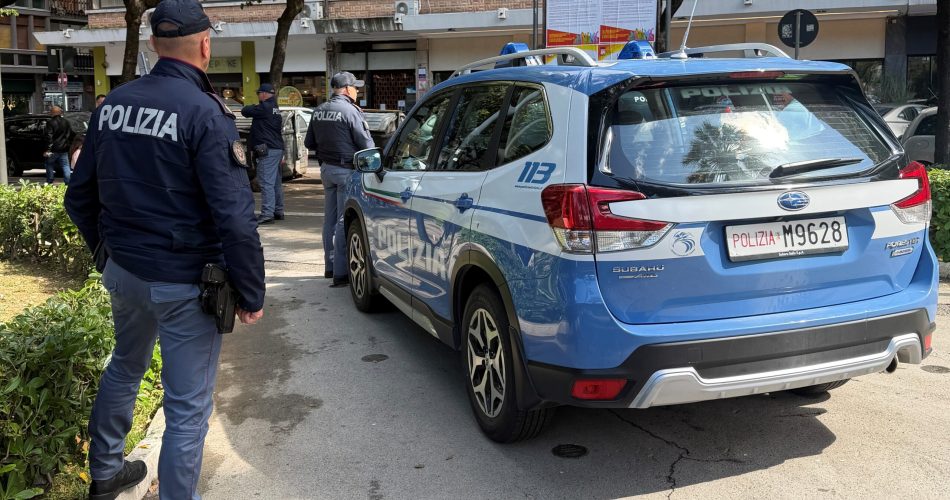 polizia piazza