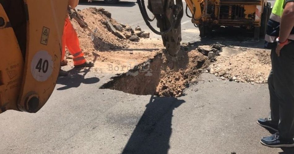 scavi gas rotto tubo japigia