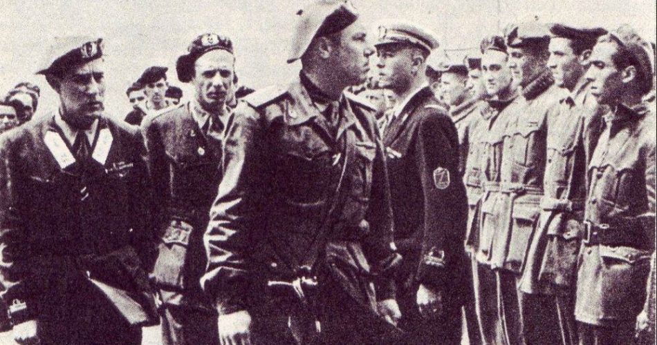 Junio Valerio Borghese Passa In Rassegna X