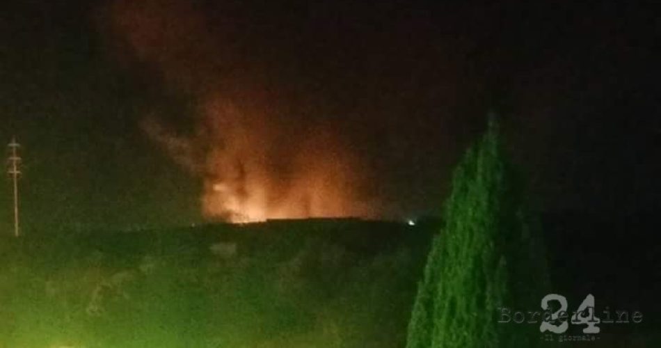 La foto scattata da una cittadina martedì sera