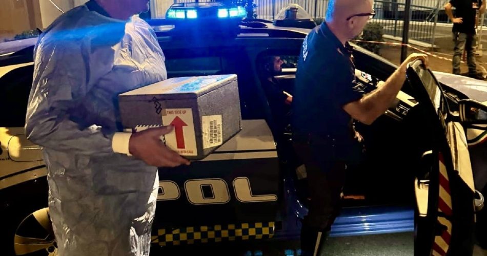 L'arrivo del siero al Giovanni XXIII (1)