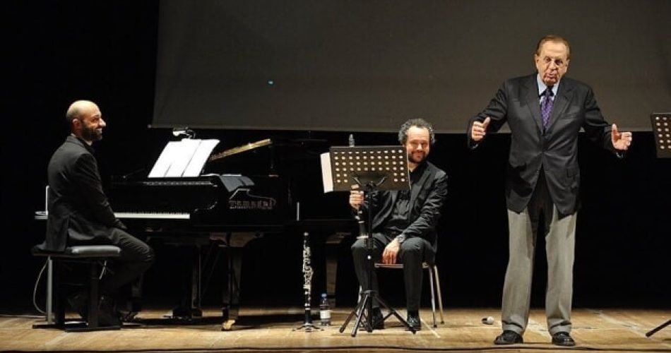Michele Mirabella, con Rocco Debernardis al clarinetto, e Leo Binetti al pianoforte