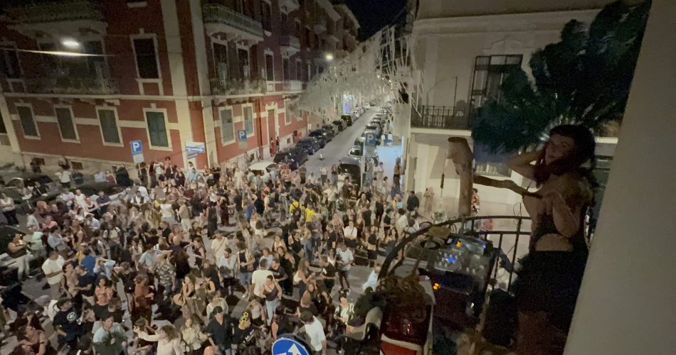 + MissPia (Patrizia Piarulli) - djset dal balcone per Il mattino ha Lory in bocca 2025
