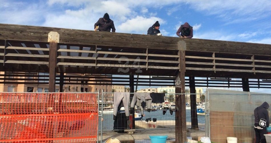 molo san nicola GIOCARE A CARTE