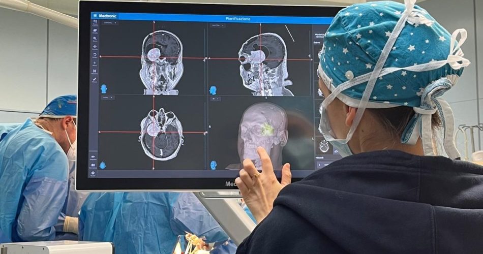 Neuronavigatori_sala_policlinico_bari_3