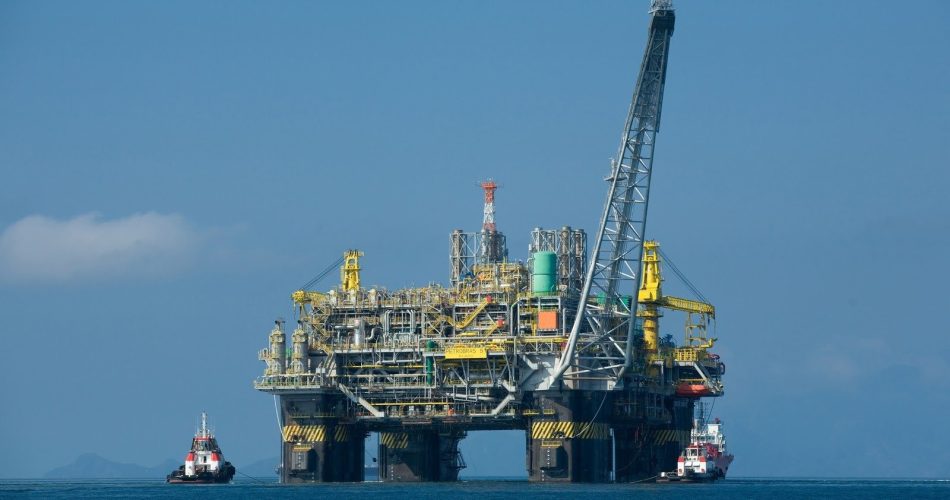 (foto repertorio, ricerche petrolifere)