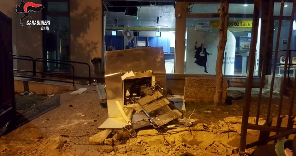 PALO DEL COLLE ARRESTO SPACCATA BANCOMAT-2