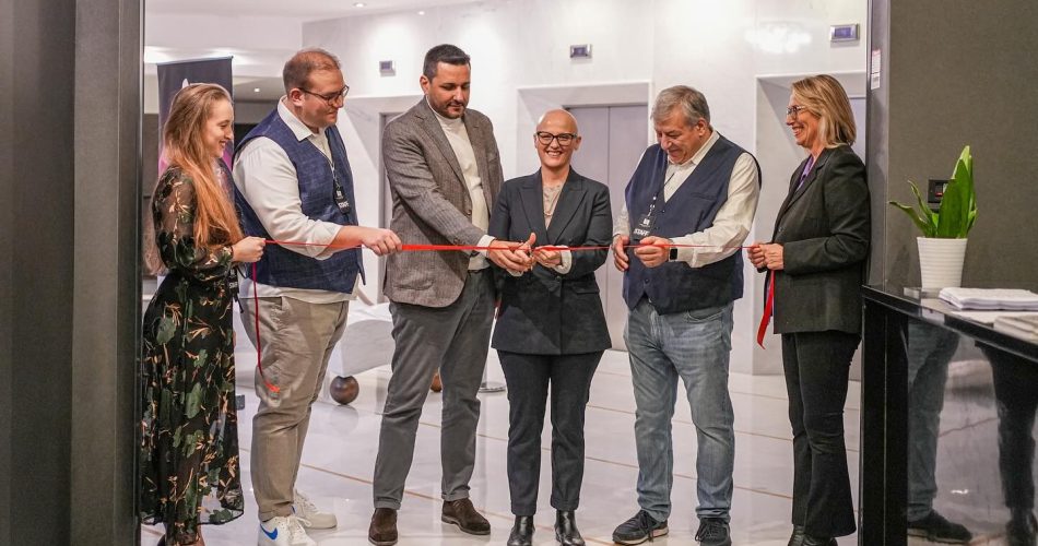 PE24_Taglio del nastro