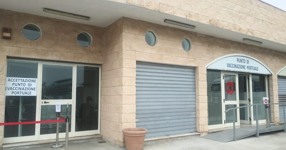 centro vaccinale porto Bari