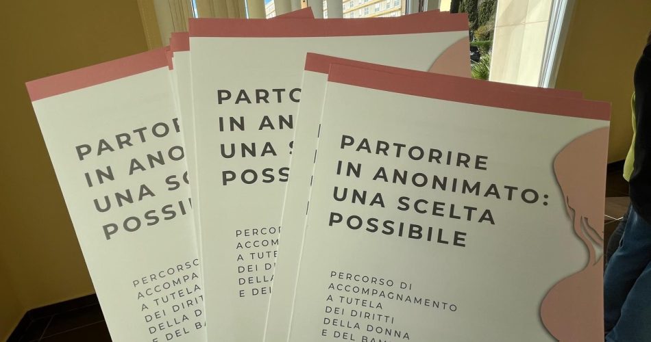 Parto in anonimato (2)