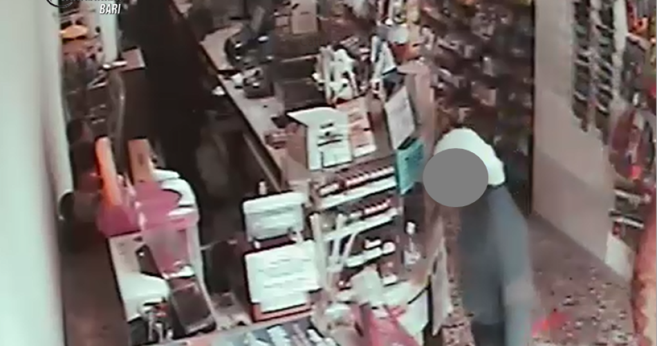 RAPINA TABACCHERIA MOLA DI BARI