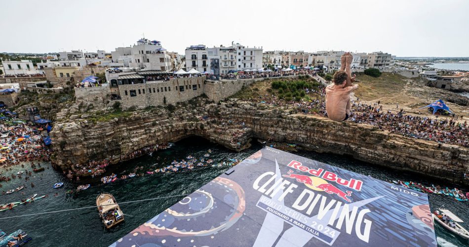 Andrea Barnaba of Italy dives from the 27.5 metre platform during the final competition day of the third stop of the 2024 Red Bull Cliff Diving World Series in Polignano a Mare, Italy on June 30, 2024. // Romina Amato / Red Bull Content Pool // SI202406300752 // Usage for editorial use only //