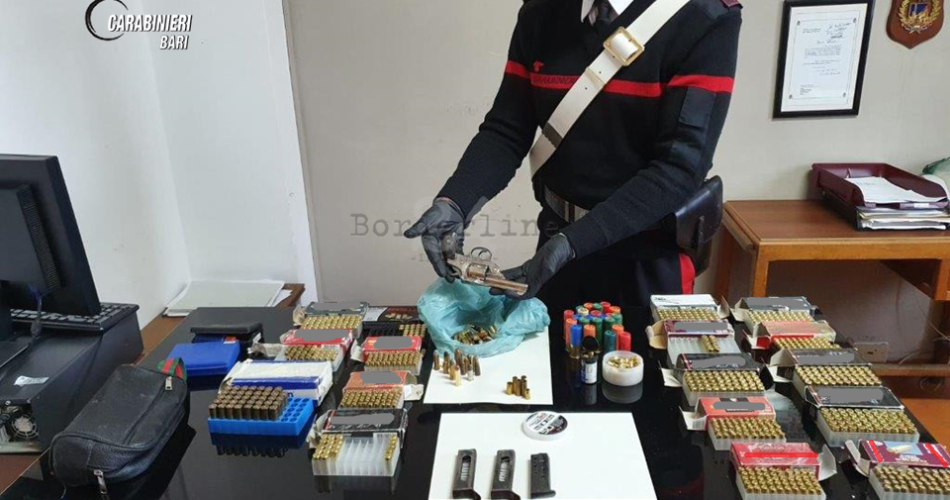 Ruvo pistola e munizioni