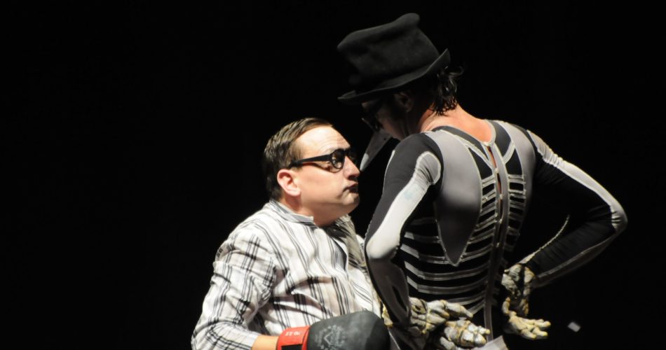 STORIA DI UN UOMO E DELLA SUA OMBRA