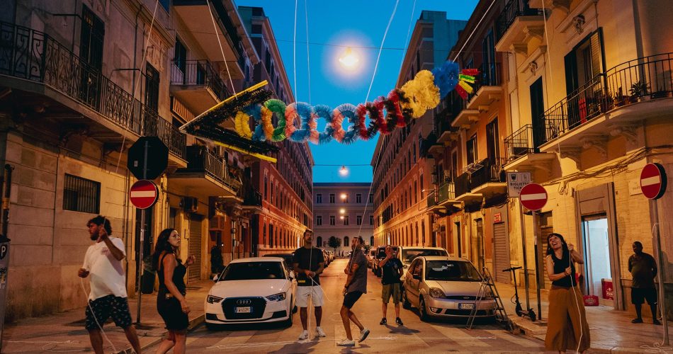 + Sabino De Nichilo, _Via Dalmazia 58. Omaggio a Pino Pascali_, installazione ambientale per _Il mattino ha Lory in bocca_ (foto di Fabrizio Provinciali)