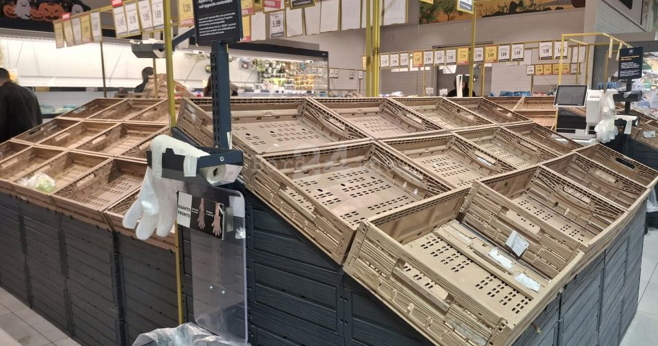 Scafali vuoti