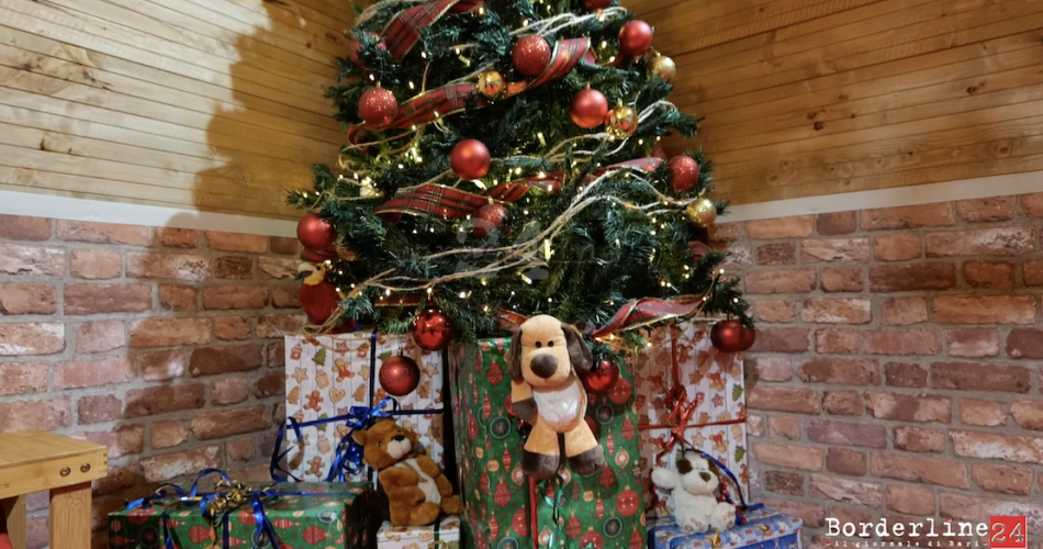 albero di natale regali