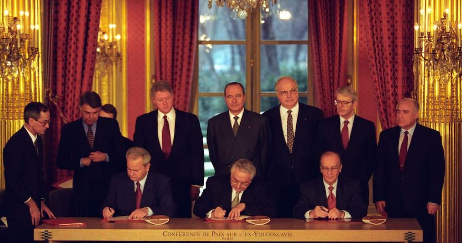 Slobodan Milosevic Alija Izetbegovic And Franjo Tudjman Sign The Balkan Peace Agreement Flickr The Central Intelligence Agency