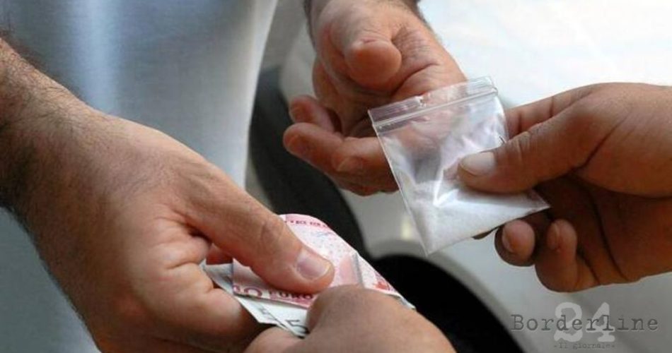 Spaccio di droga Spaccio di droga