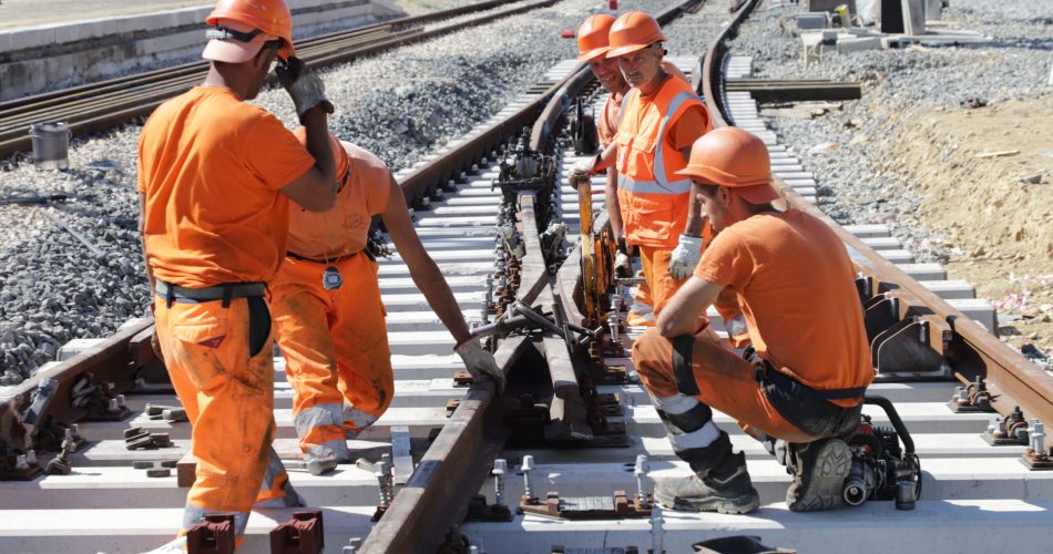 Bari 01 08 2025, lavori di risanamento e rinnovo deviatoi nella stazione di Gioia del Colle (Bari-Taranto) più interventi ERTMS in zona Acquaviva delle Fonti . Donato Fasano / Lapresse