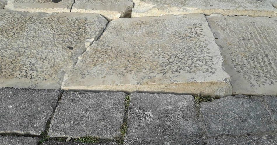 Torre a mare asfalto malmesso