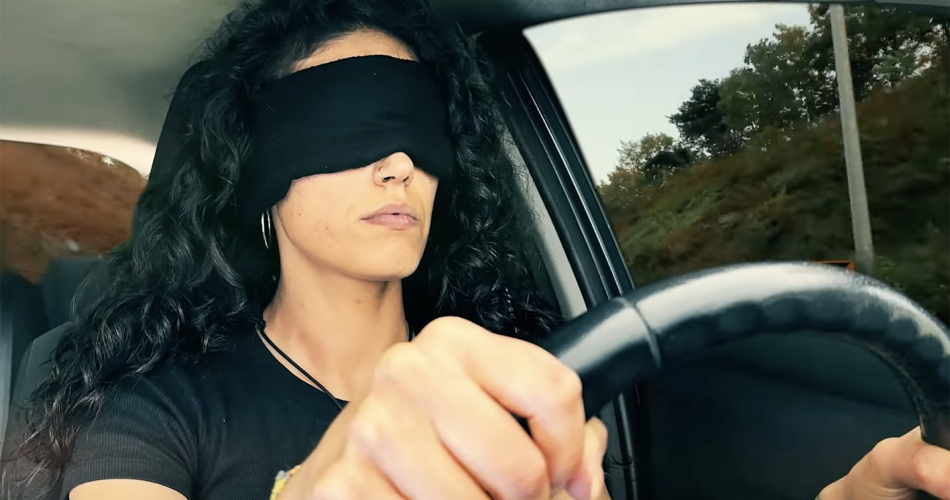 Un frame dello spot Asset premiato
