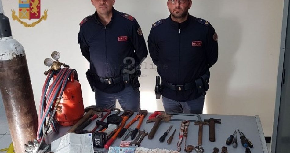 Volanti sequestro arnesi