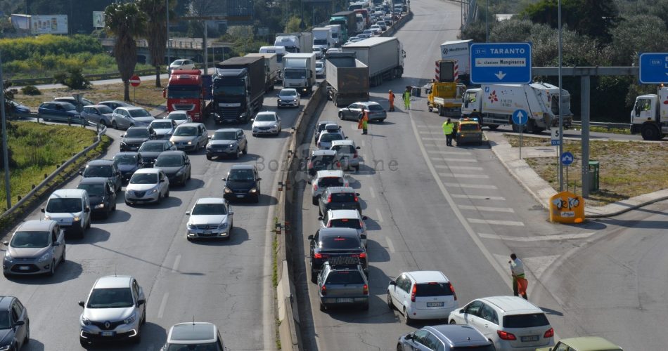 traffico statale 100
