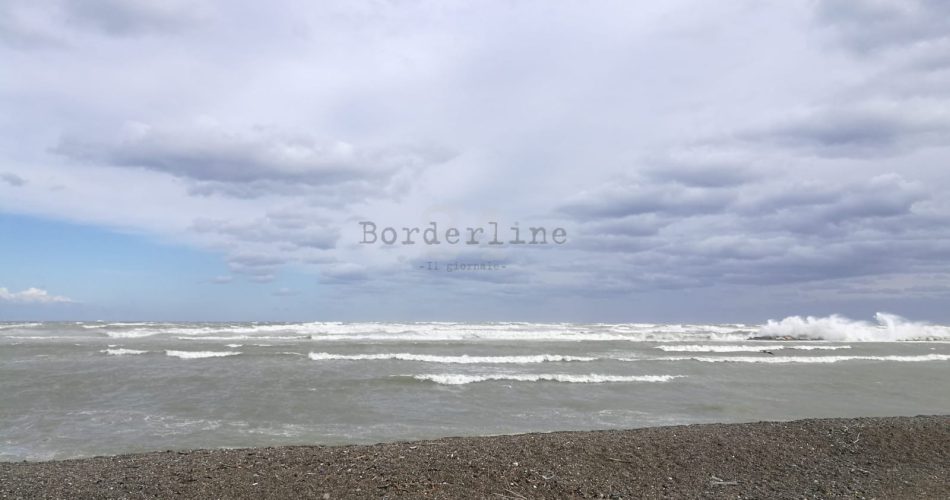 mare in burrasca