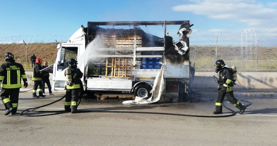 furgone incendiato
