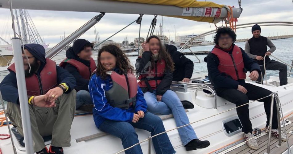bari social boat
