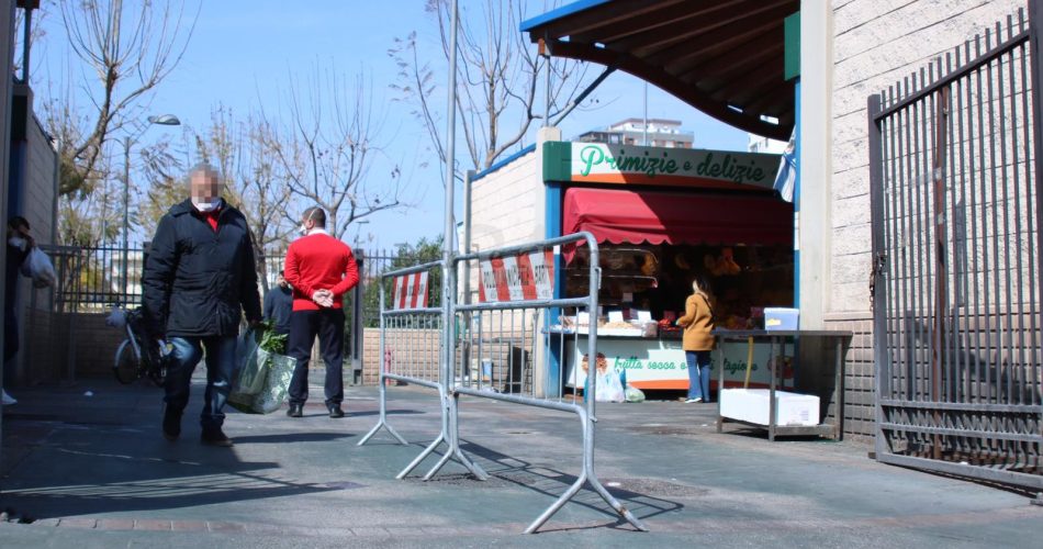 coronavirus mercato santa scolastica