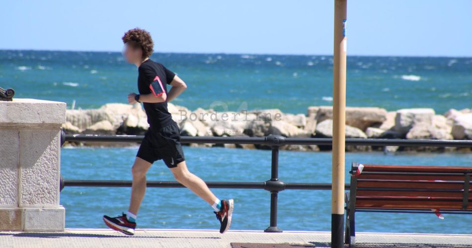 lungomare coronavirus runner jogging