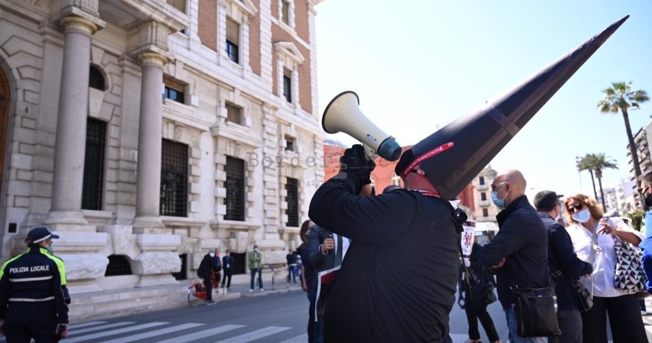 protesta banca popolare