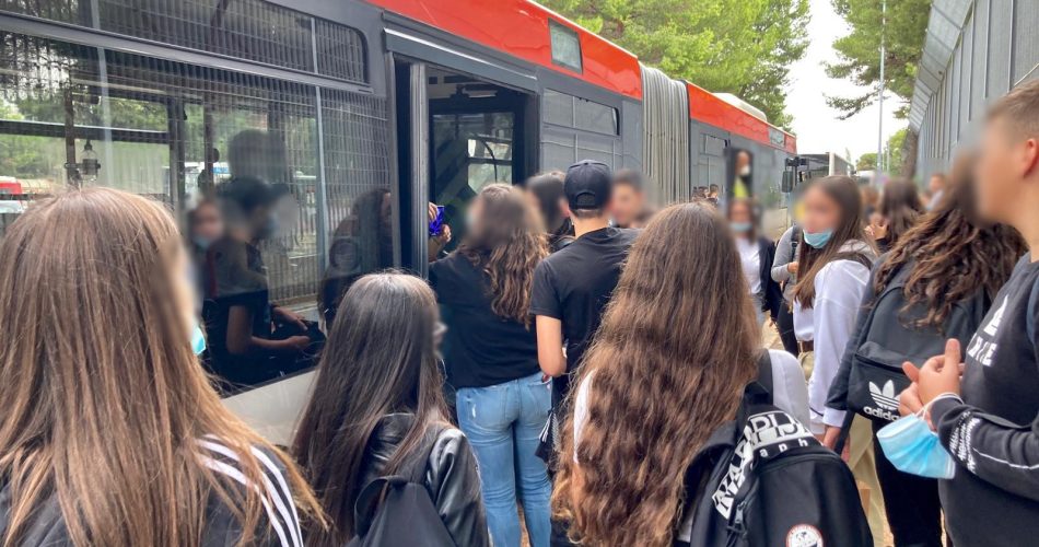 scuola studenti autobus