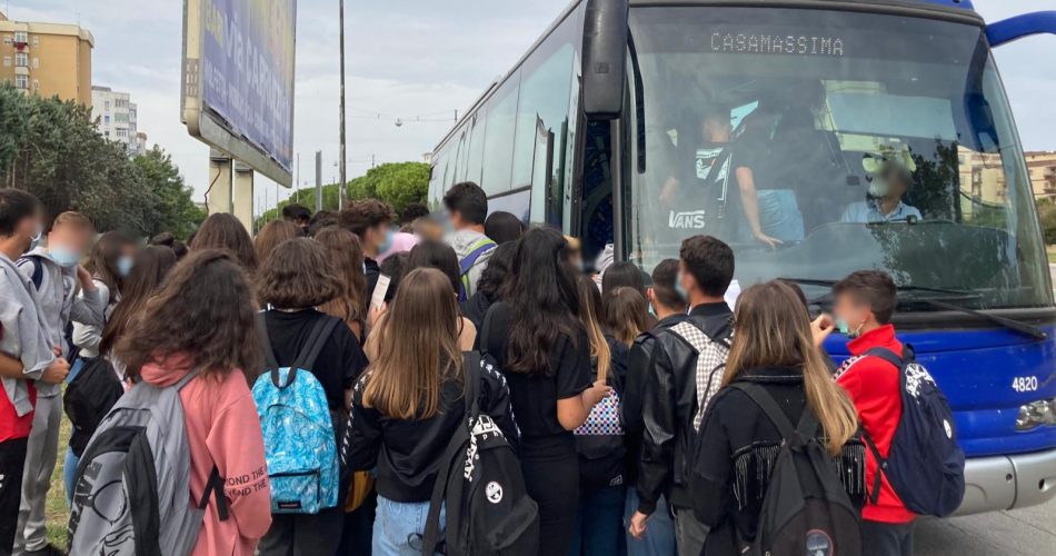 scuola studenti autobus