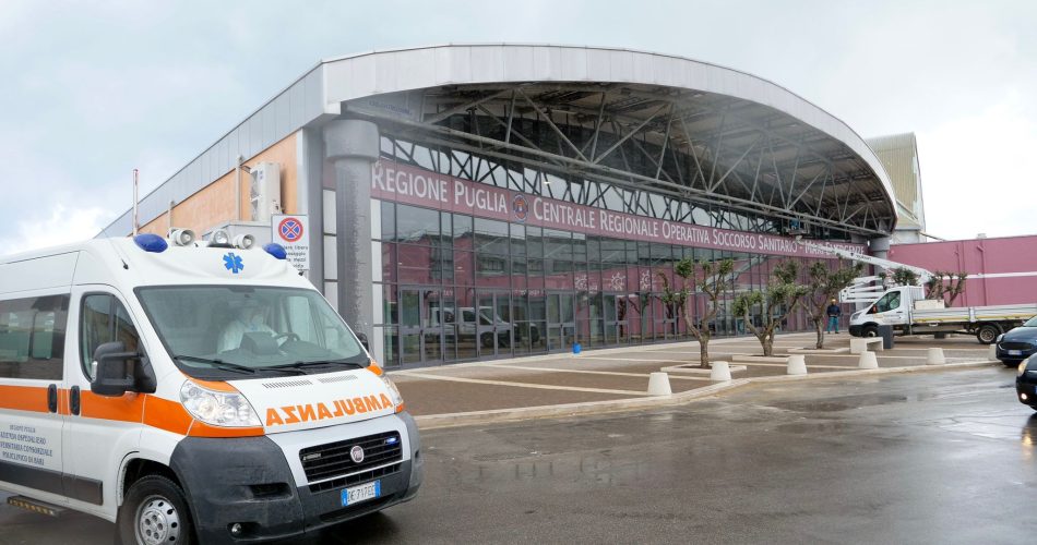 ospedale covid fiera ambulanza