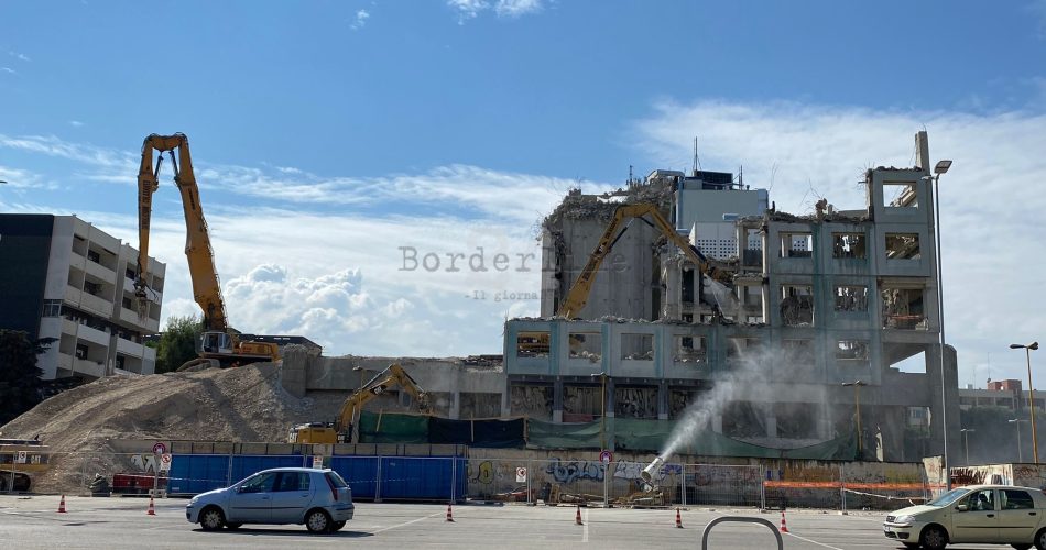 Palazzo in demolizione Poggiofranco