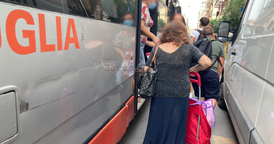 autobus affollato