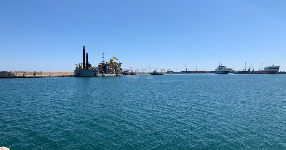 pontone rimorchiatore