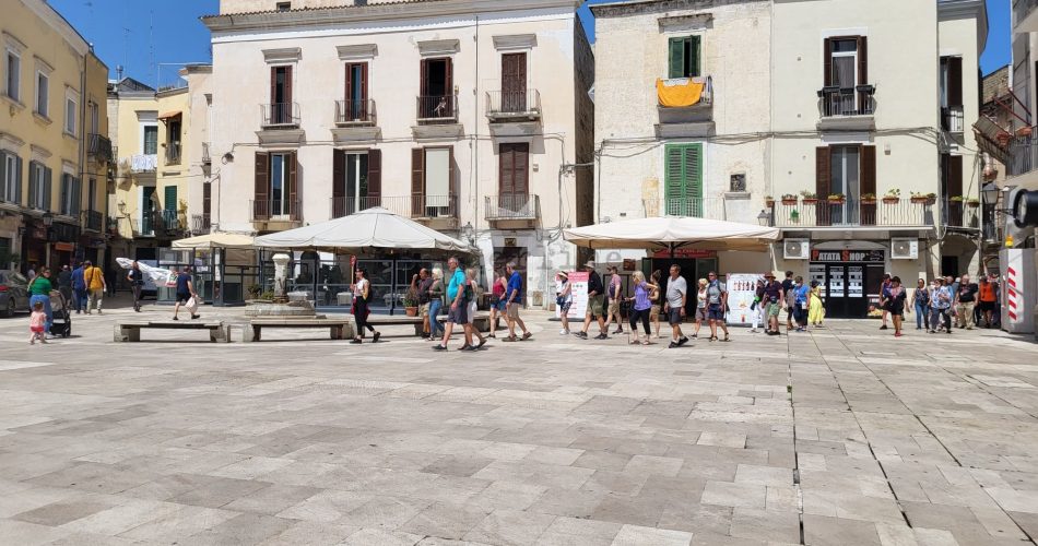 turisti bari vecchia