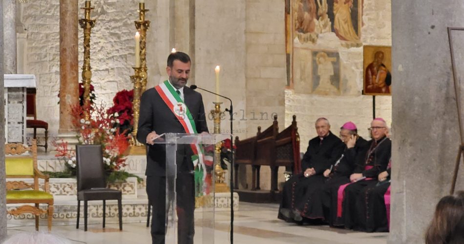 Decaro veglia per la pace