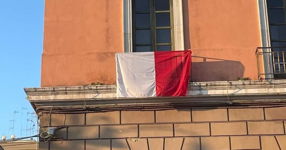 bandiera bianco rossa