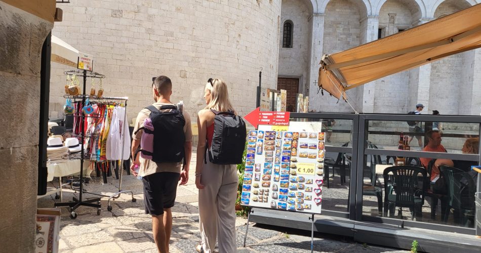 turisti bari vecchia