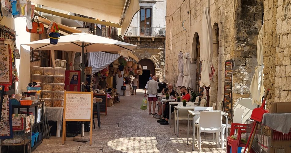 turisti bari vecchia