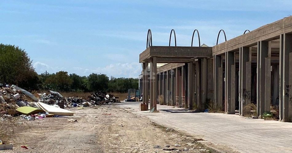 rifiuti ex mercato San Pio