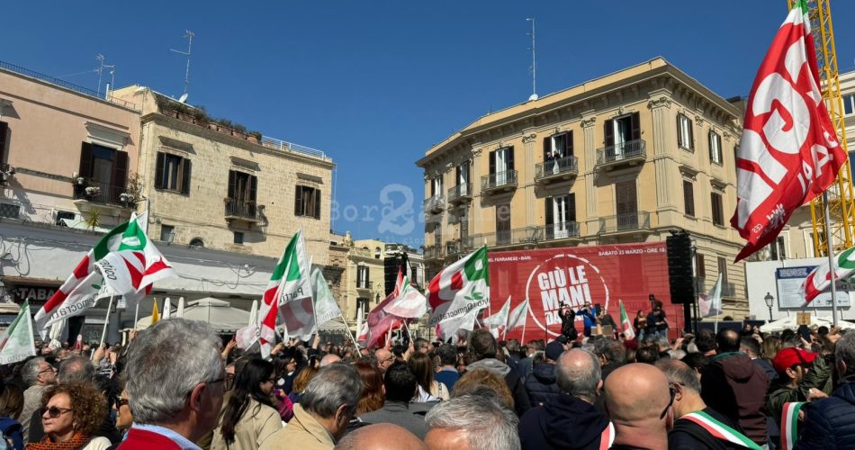 piazza ferrarese decaro